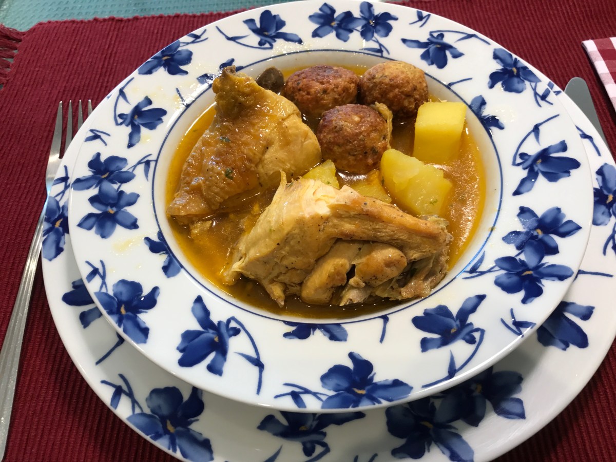 Pollo en salsa a la murciana con albóndigas