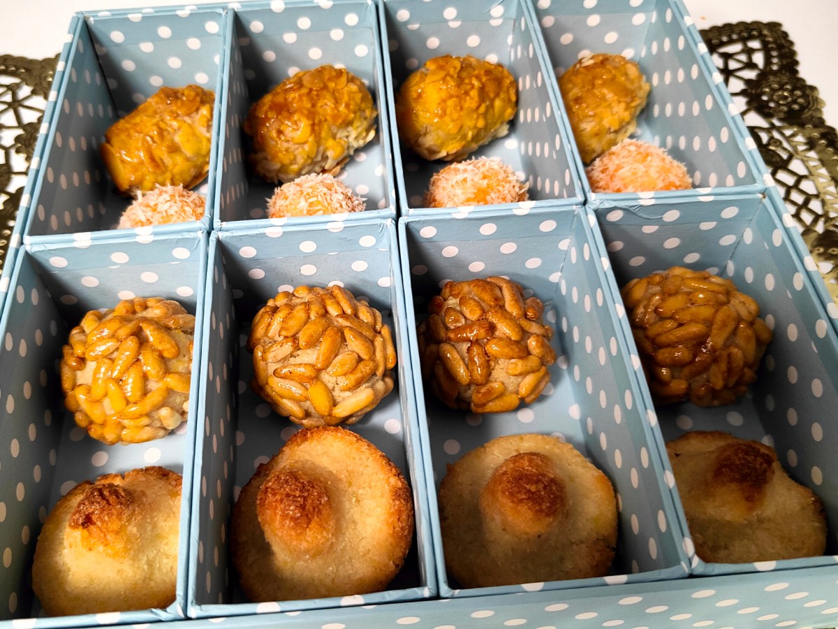 Panellets de piñones