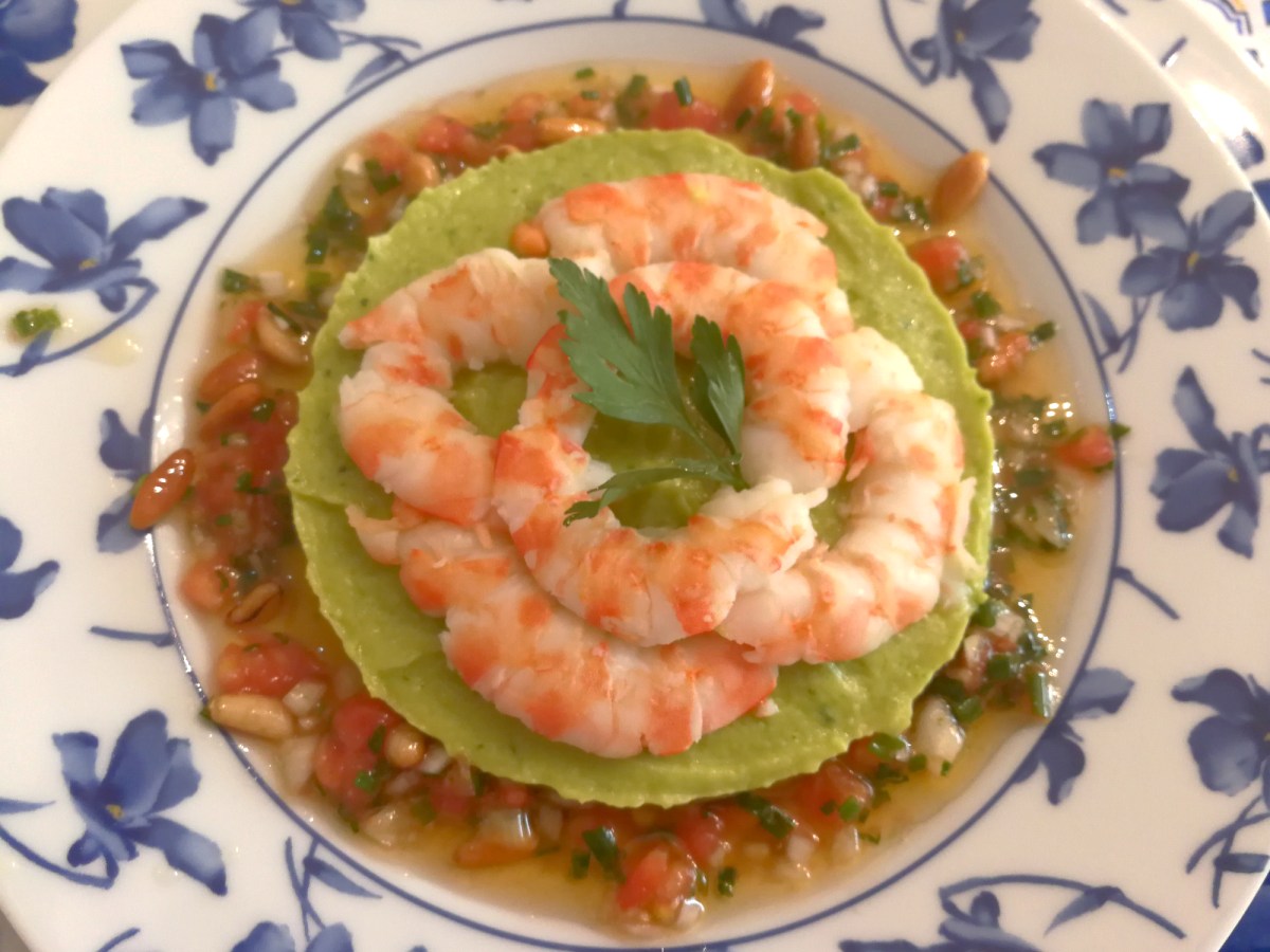 Corona de Langostinos con guacamole